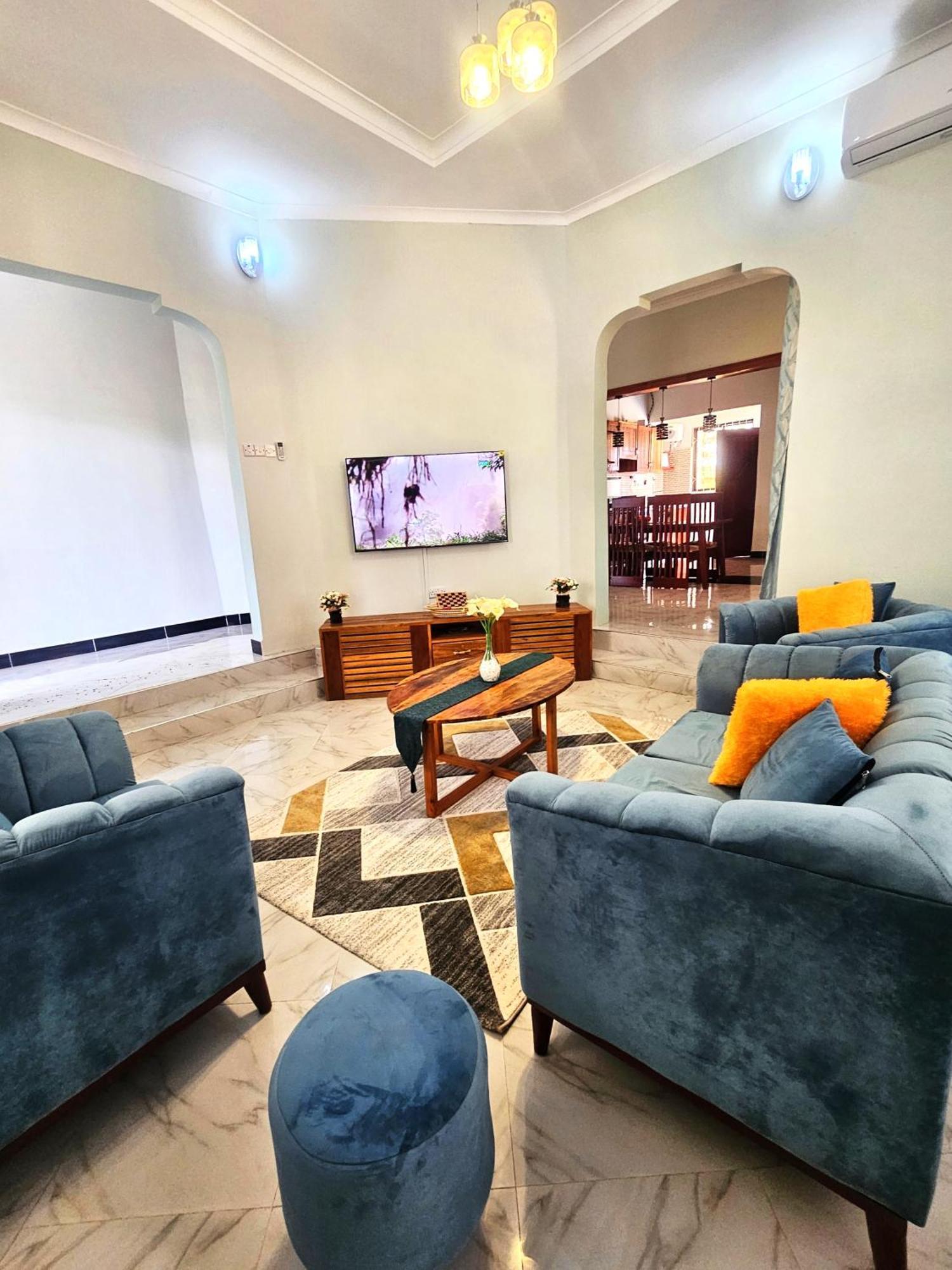 Safi House Bed & Breakfast Boma la Ngombe ภายนอก รูปภาพ