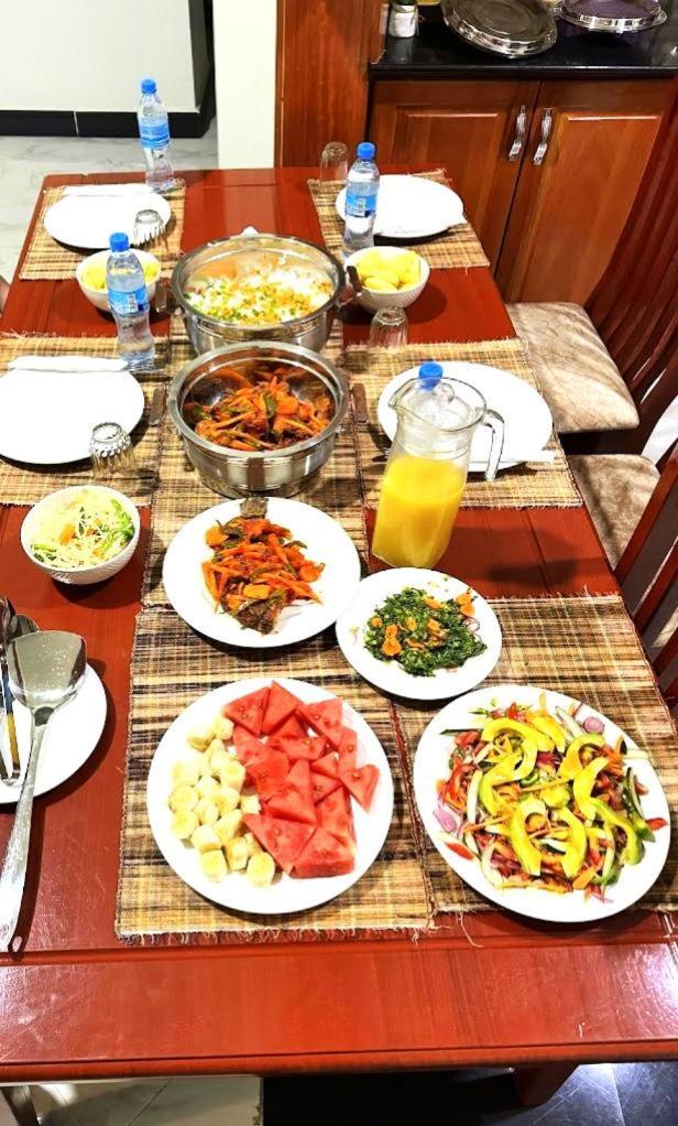Safi House Bed & Breakfast Boma la Ngombe ภายนอก รูปภาพ