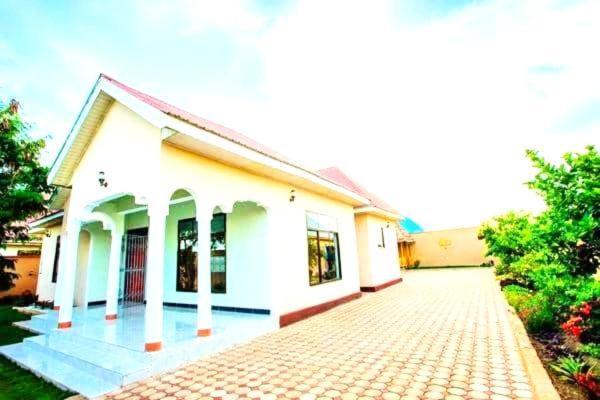 Safi House Bed & Breakfast Boma la Ngombe ภายนอก รูปภาพ