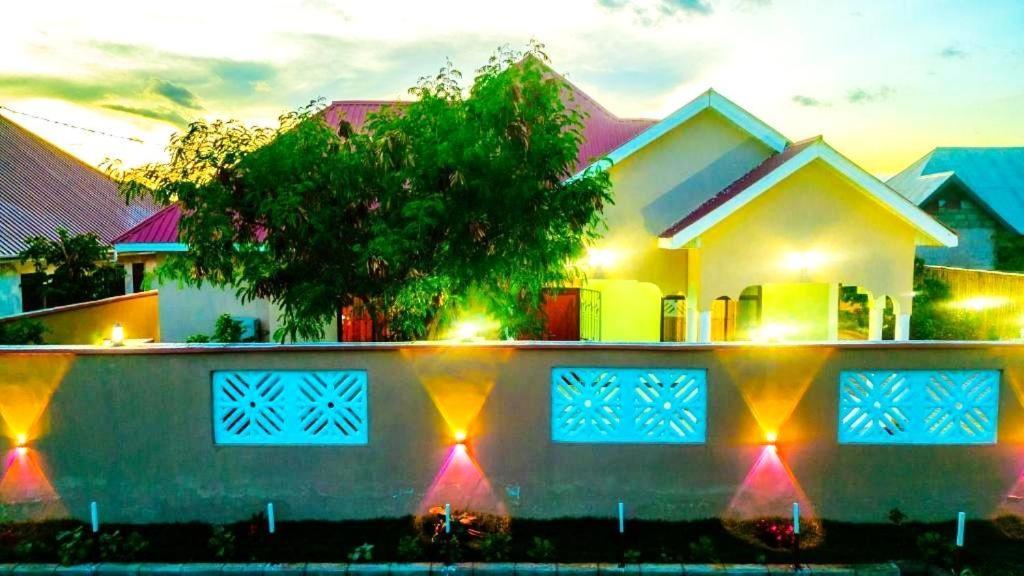 Safi House Bed & Breakfast Boma la Ngombe ภายนอก รูปภาพ