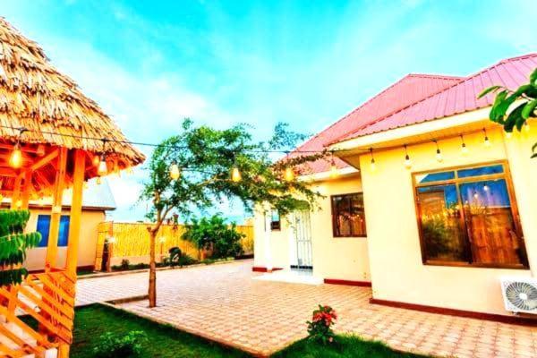 Safi House Bed & Breakfast Boma la Ngombe ภายนอก รูปภาพ