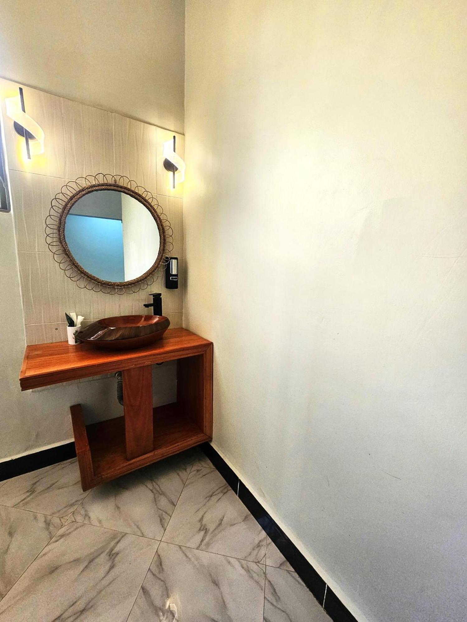 Safi House Bed & Breakfast Boma la Ngombe ภายนอก รูปภาพ